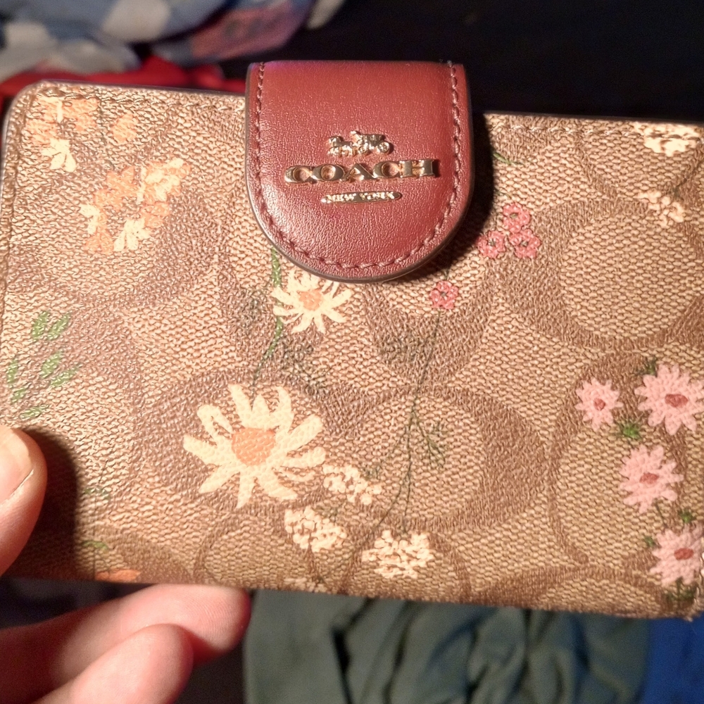 BRAND NEW! COACH BI-FOLD WALLET